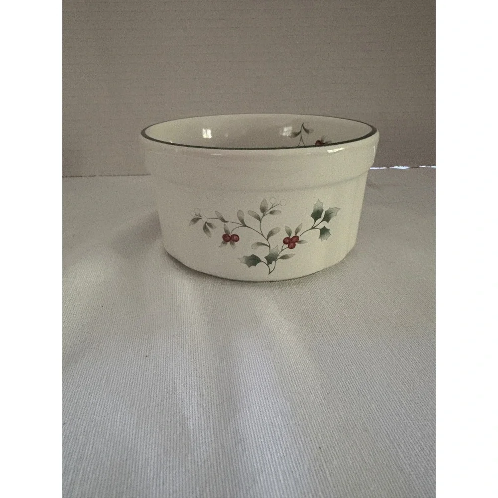 Pfaltzgraff winterberry dip
